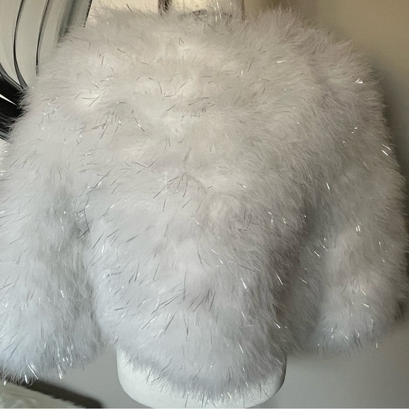 NWT Jocelyn Fifi white turkey feather bolero with delicate silver threads - Picture 13 of 13